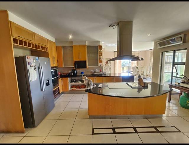 6 BEDROOM HOUSE FOR SALE IN BLUE SADDLE RANCHES